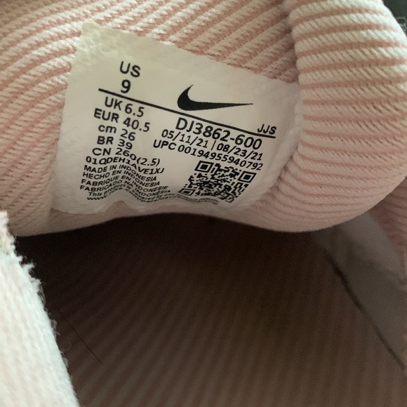 Nike air maxes - Picture 2 of 4